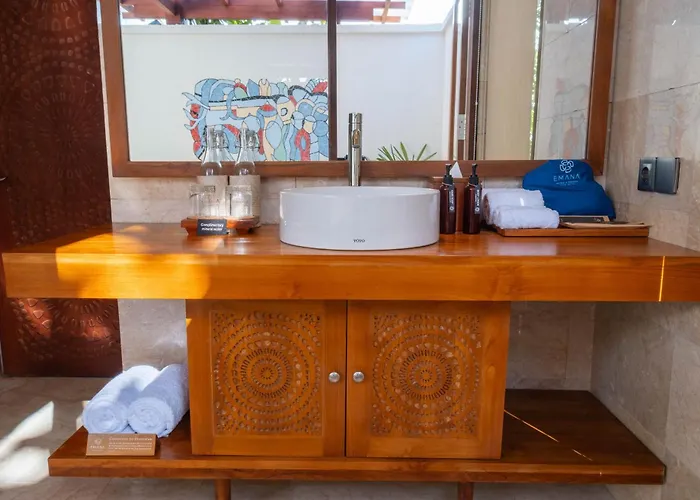 Hotel Emana Aruna 4*